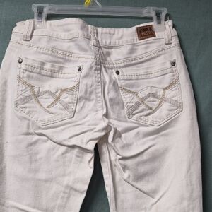 L.e.i Ashley Juniors Girls White Jeans Size 5 Embordory On Back Pockets